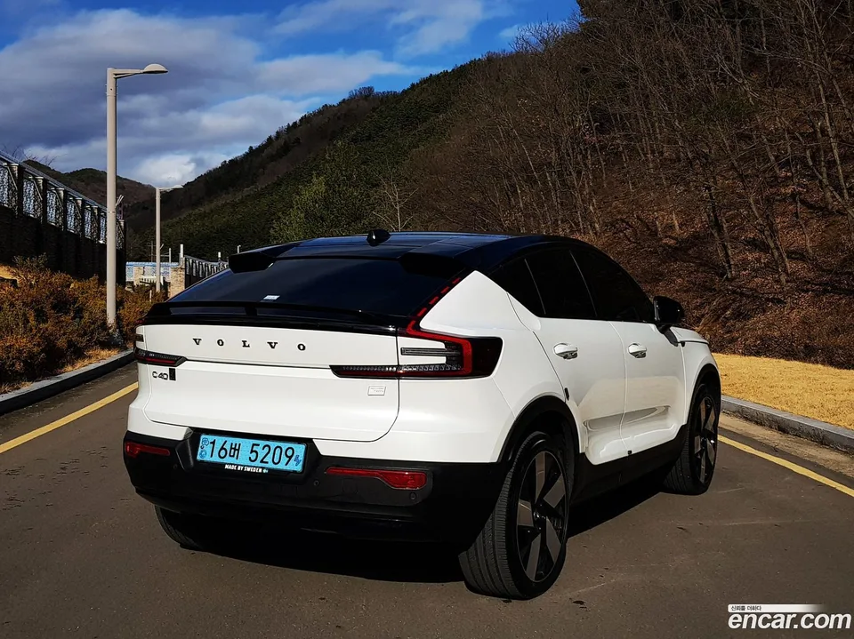 Volvo C40 Recharge 2022 — миниатюра 3