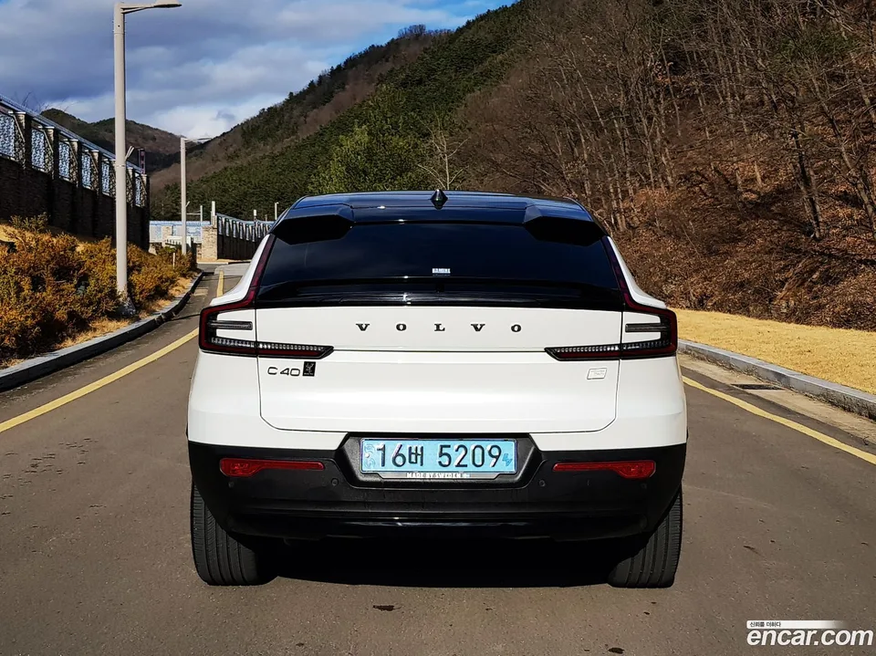 Volvo C40 Recharge 2022 — миниатюра 5