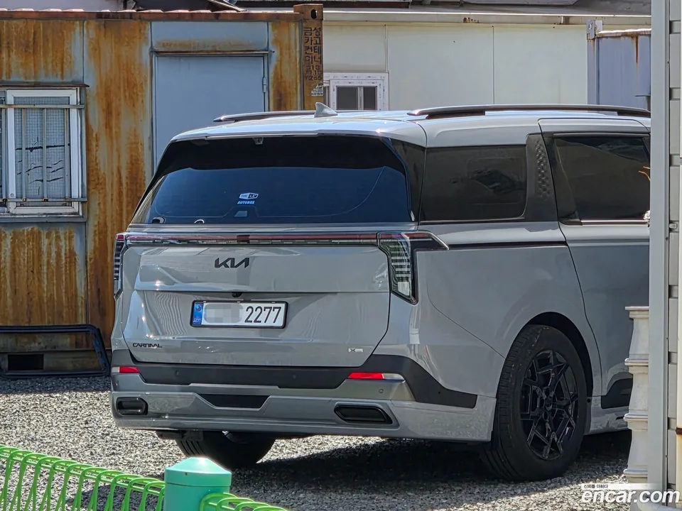 Kia Carnival 7 2024 — thumbnail 4