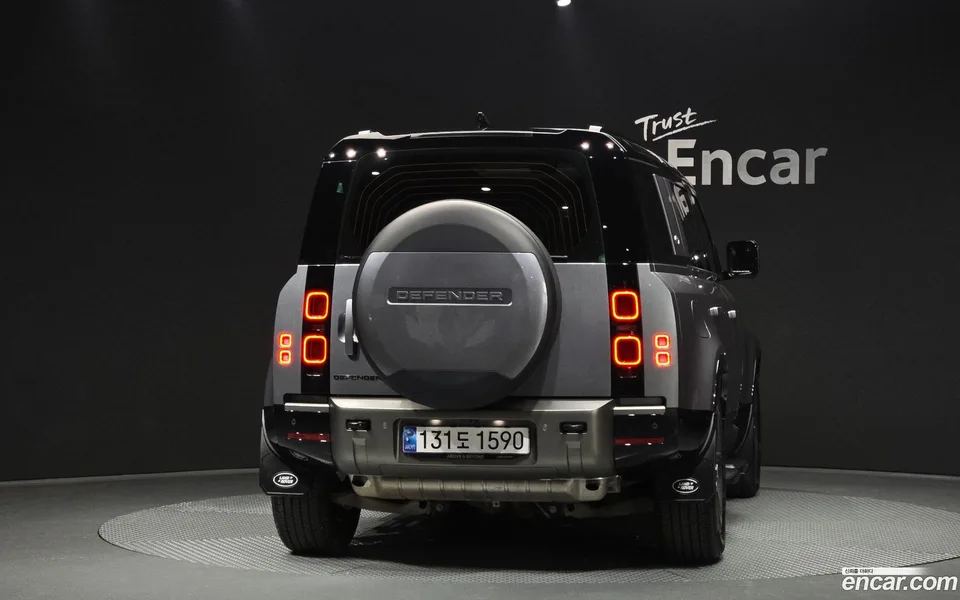 Land Rover Defender 110 P300 X- SE 2024 — миниатюра 4