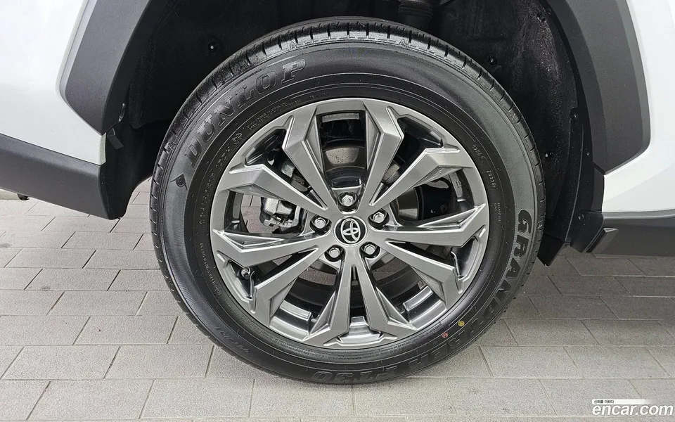 Toyota RAV4 2.5 4WD LTD 2024 — миниатюра 5