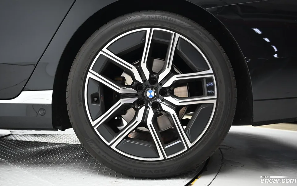 BMW 7 Series 740d xDrive M 2025 — миниатюра 2