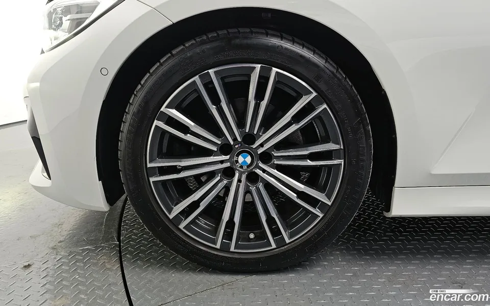 BMW 3 Series 320i M 2022 — миниатюра 5