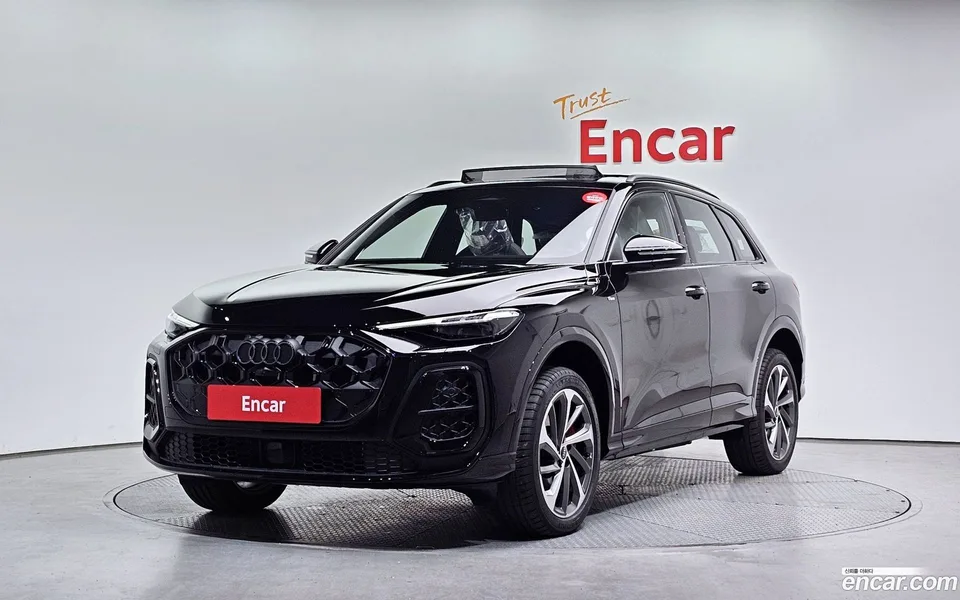 Audi Q5 (80A) 40 TDI S Line 2025 — фото 1, купить с доставкой в Москву