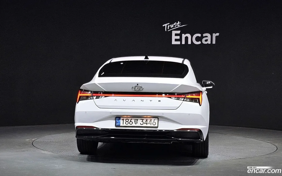 Hyundai Avante Hybrid 2022 — миниатюра 4
