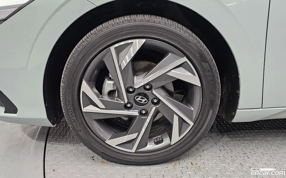 Hyundai Avante CN7 1.6 2024 — миниатюра 2