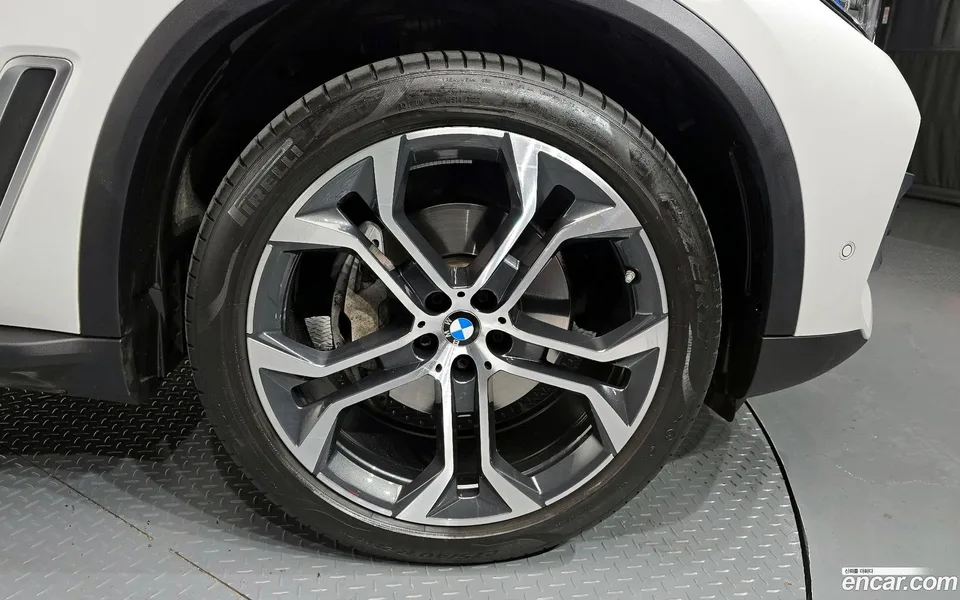 BMW X5 xDrive 30d xLine 2022 — миниатюра 2