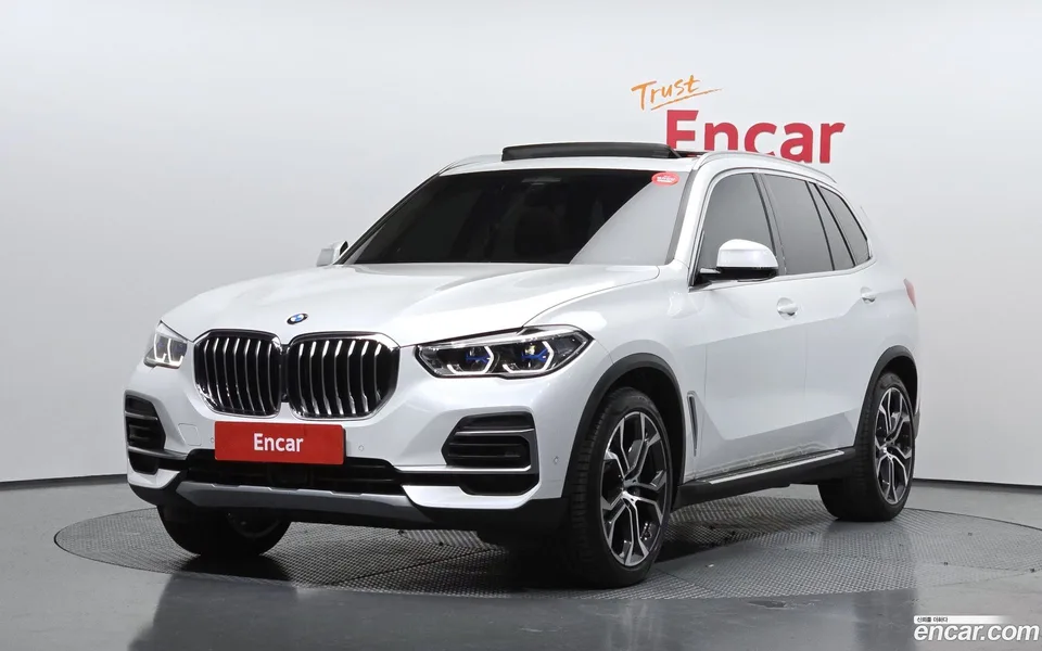 BMW X5 xDrive 30d xLine 2022 — фото 1, купить с доставкой в Москву