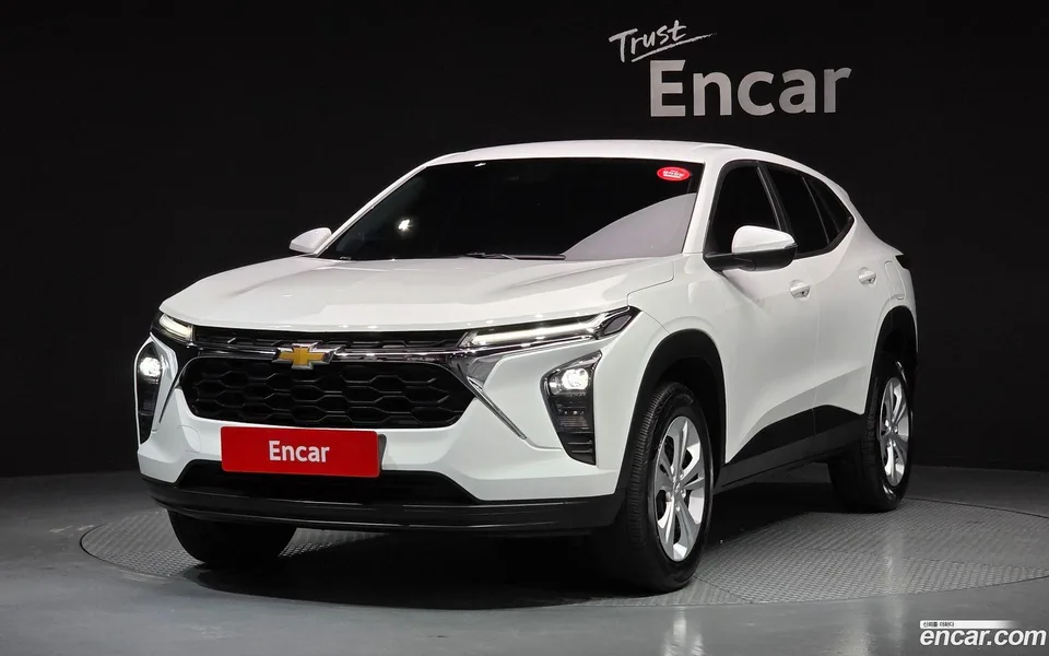 Chevrolet Trax Crossover 1.2 LS 2024 — фото 1, купить с доставкой в Москву