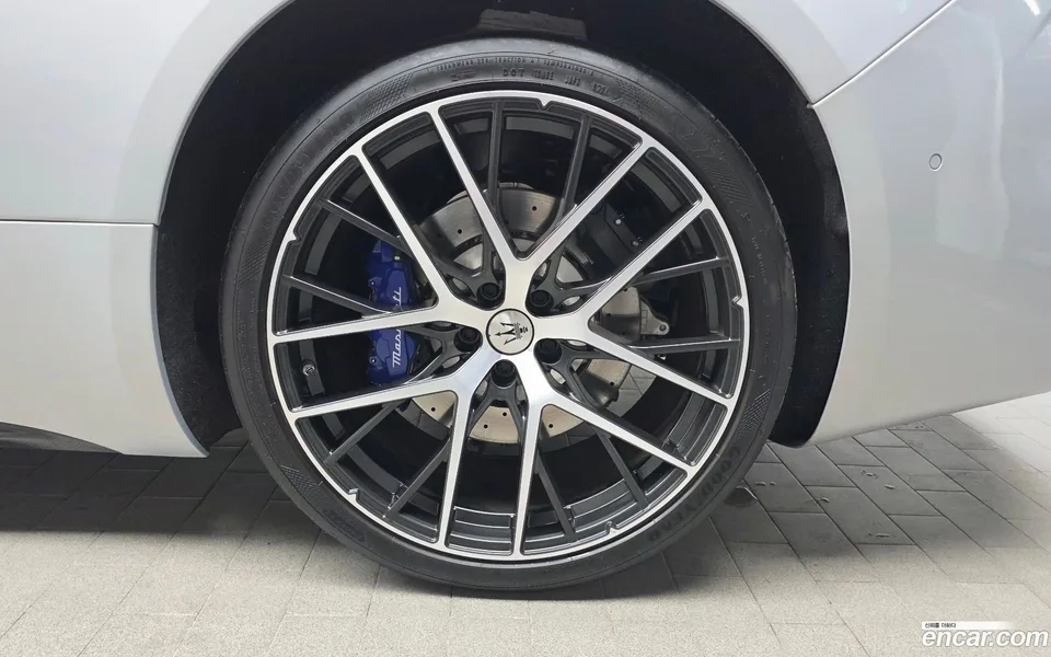 Maserati GranCabrio 3.0 V6 2024 — миниатюра 5