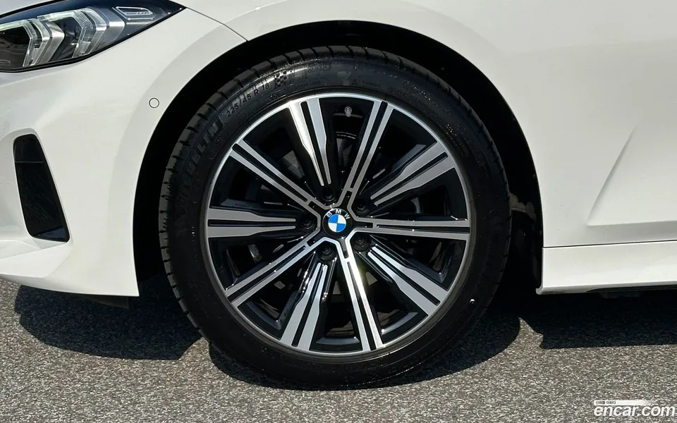 BMW 3 Series 320i 2025 — миниатюра 2