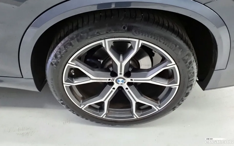 BMW X5 xDrive 40i M 2022 — thumbnail 2
