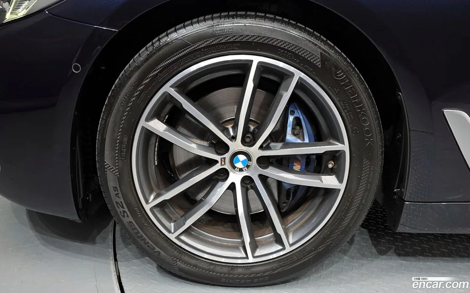 BMW 5 Series 520i M 2022 — миниатюра 5