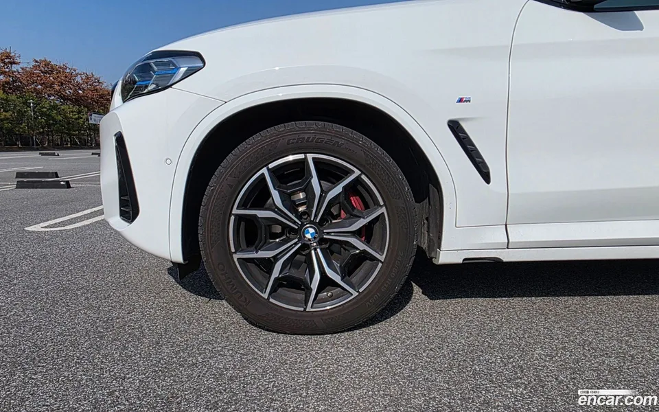 BMW X4 xDrive20i M 2023 — миниатюра 2