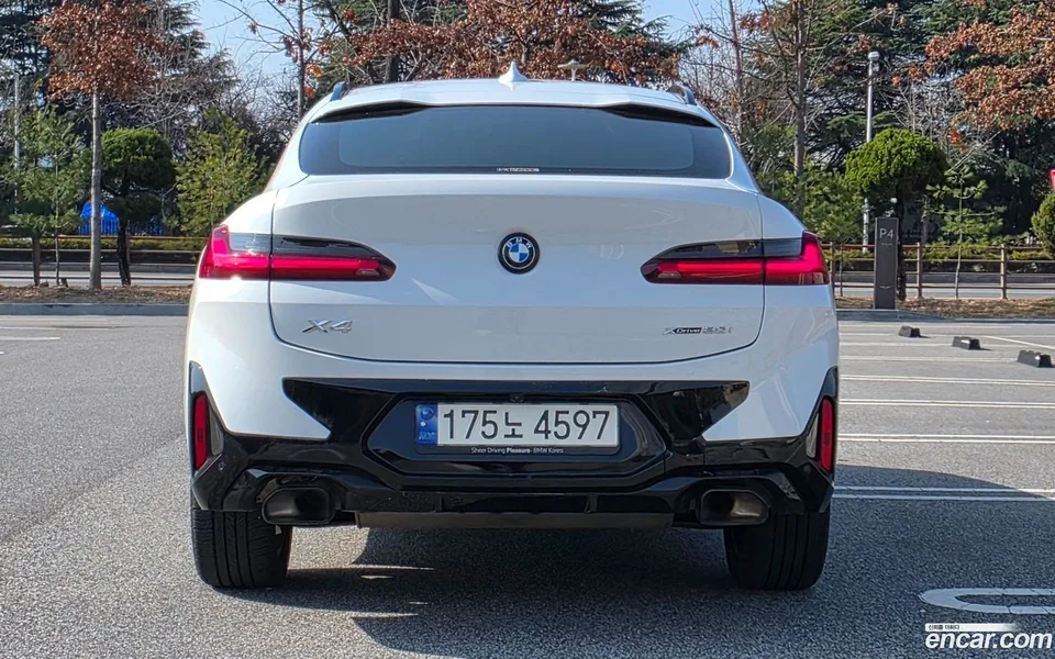 BMW X4 xDrive20i M 2023 — миниатюра 4