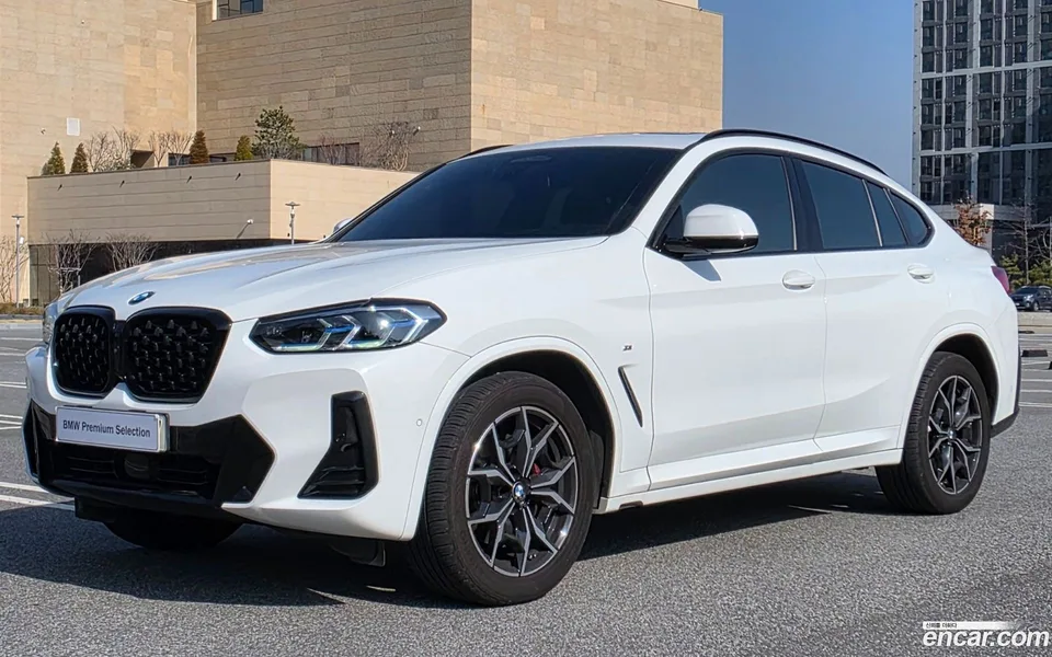 BMW X4 xDrive20i M 2023 — фото 1, купить с доставкой в Москву