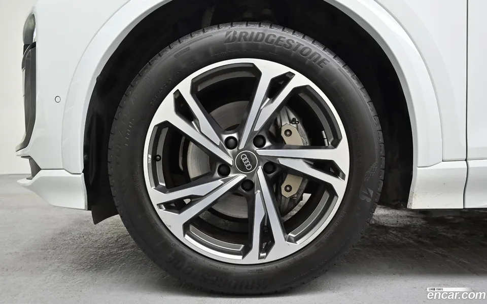 Audi Q6 e- 2025 — миниатюра 2