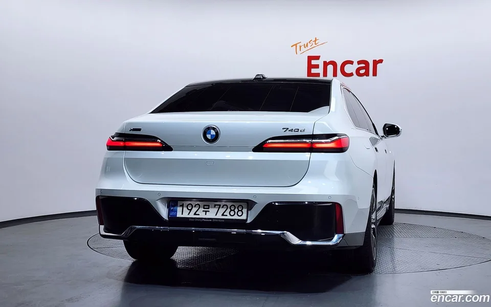 BMW 7 Series 740d xDrive M 2024 — миниатюра 4