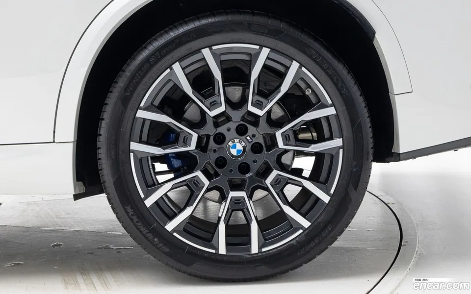 BMW X5 xDrive 40i M 2025 — миниатюра 5