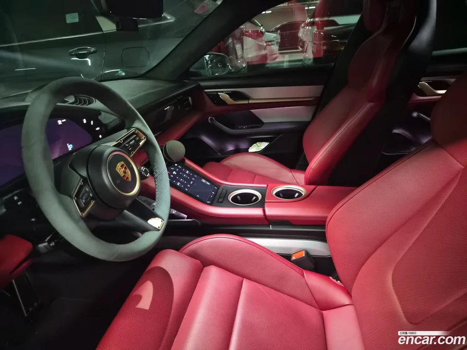 Porsche Taycan GTS 2024 — миниатюра 4