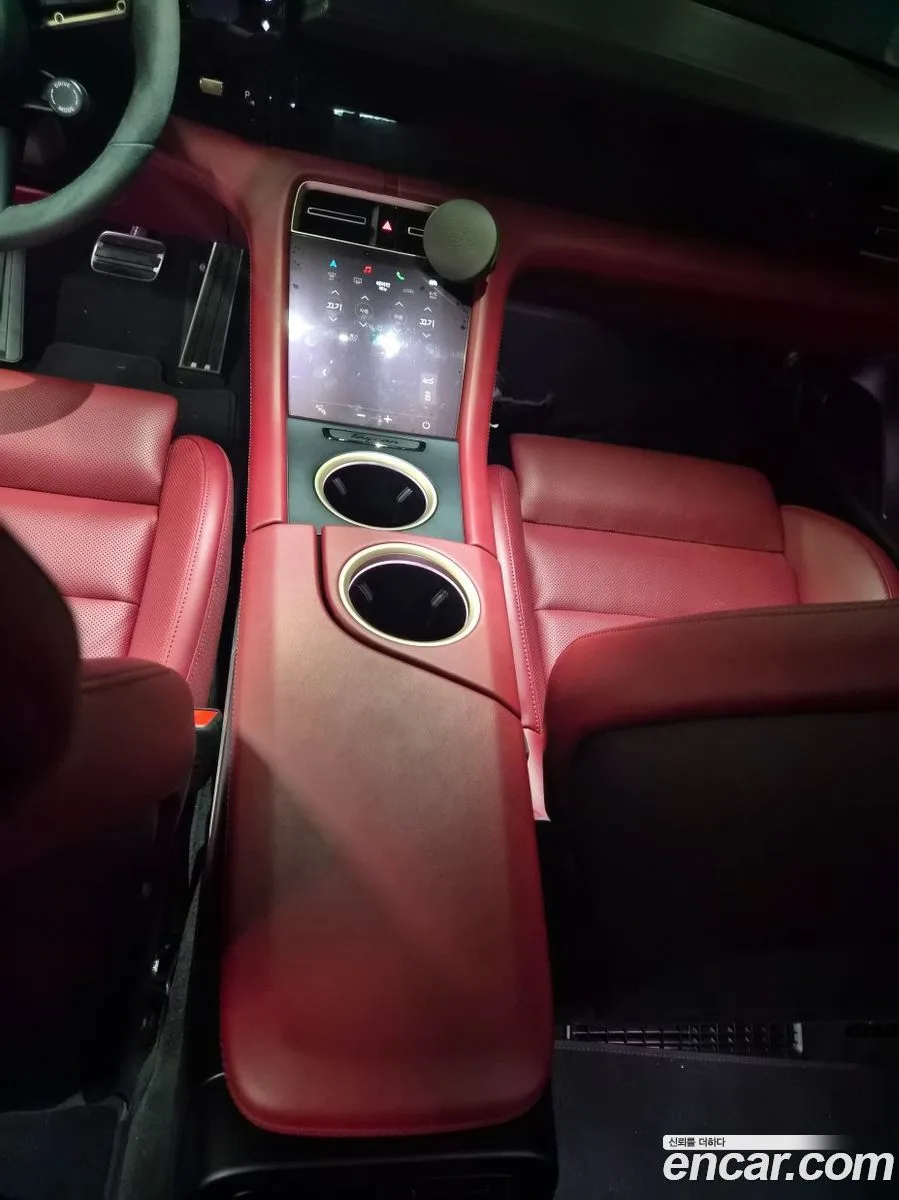 Porsche Taycan GTS 2024 — миниатюра 5