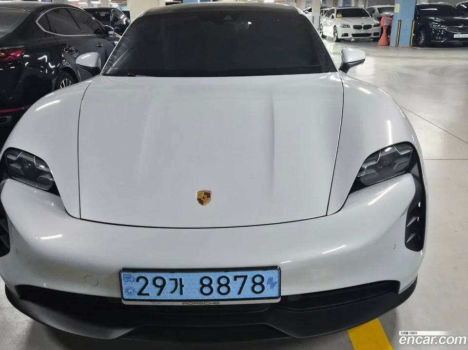 Porsche Taycan GTS 2024 — фото 1, купить с доставкой в Москву