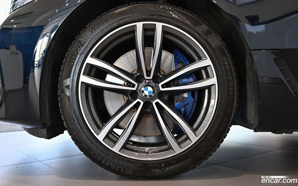 BMW 6 Series GT 620d M 2022 — миниатюра 2