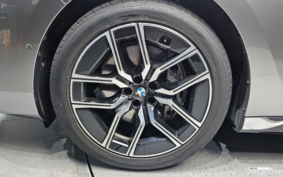 BMW 7 Series 740i xDrive M 2025 — миниатюра 2