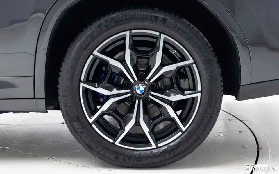 BMW X4 xDrive20i M 2023 — миниатюра 5