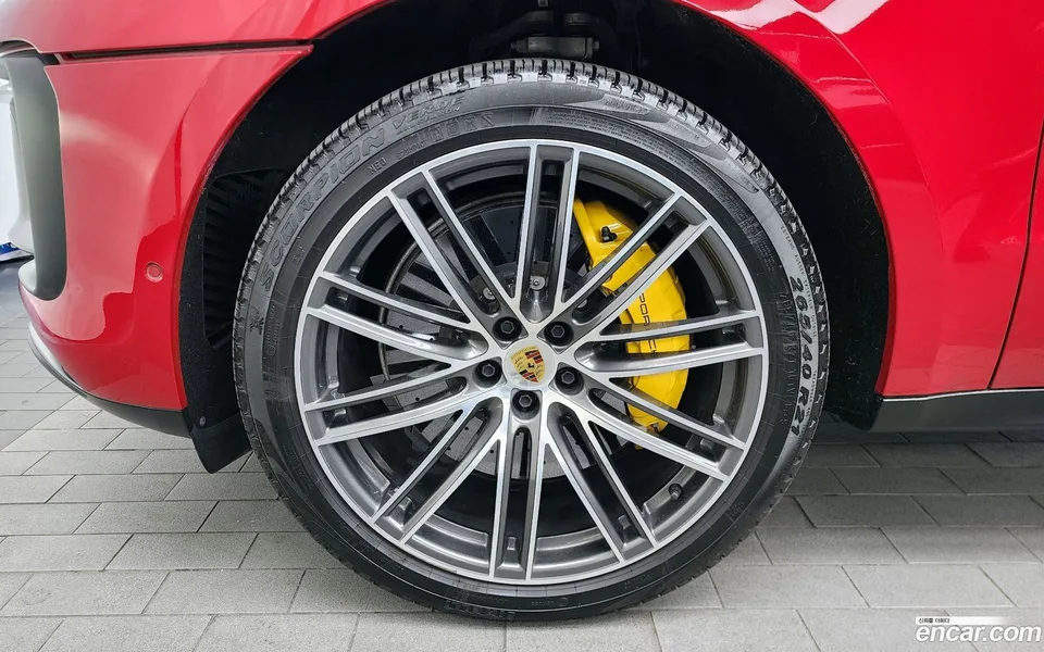 Porsche Macan 2.9 GTS 2023 — миниатюра 2