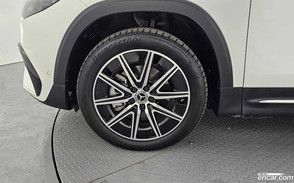 Mercedes-Benz EQB EQB300 4MATIC AMG 2024 — миниатюра 2