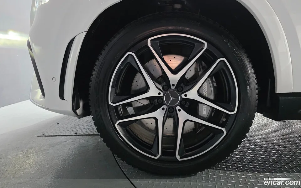 Mercedes-Benz GLE-Class AMG GLE53 4MATIC+ 2023 — миниатюра 2