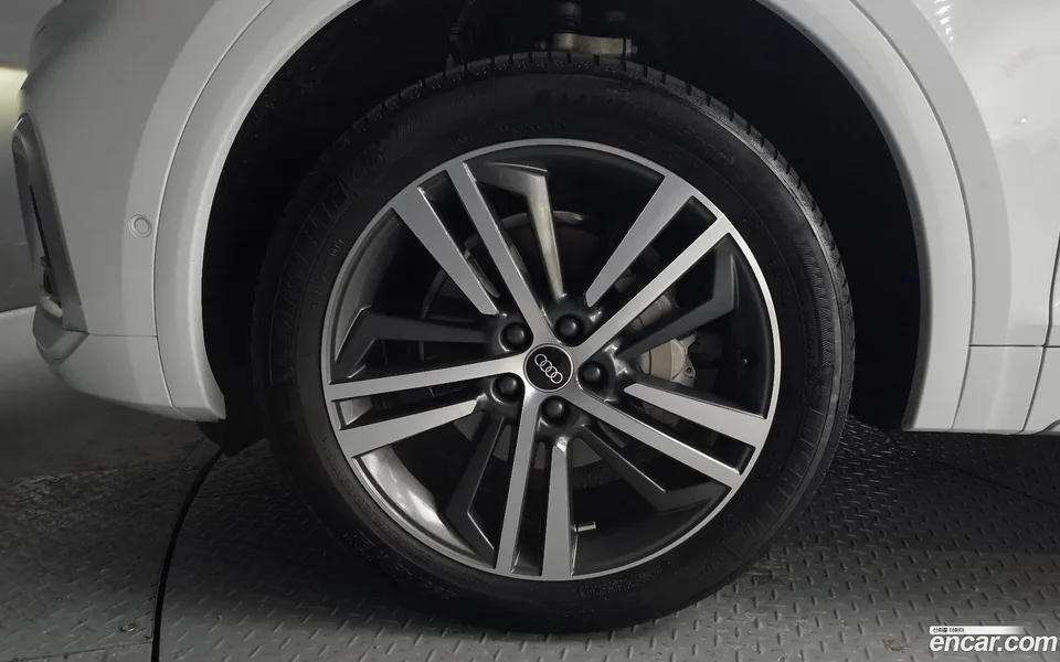 Audi Q5 45 TFSI 2023 — миниатюра 2