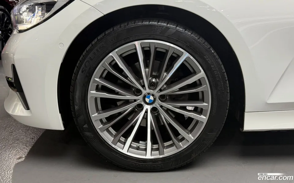 BMW 3 Series 320i 2022 — миниатюра 5