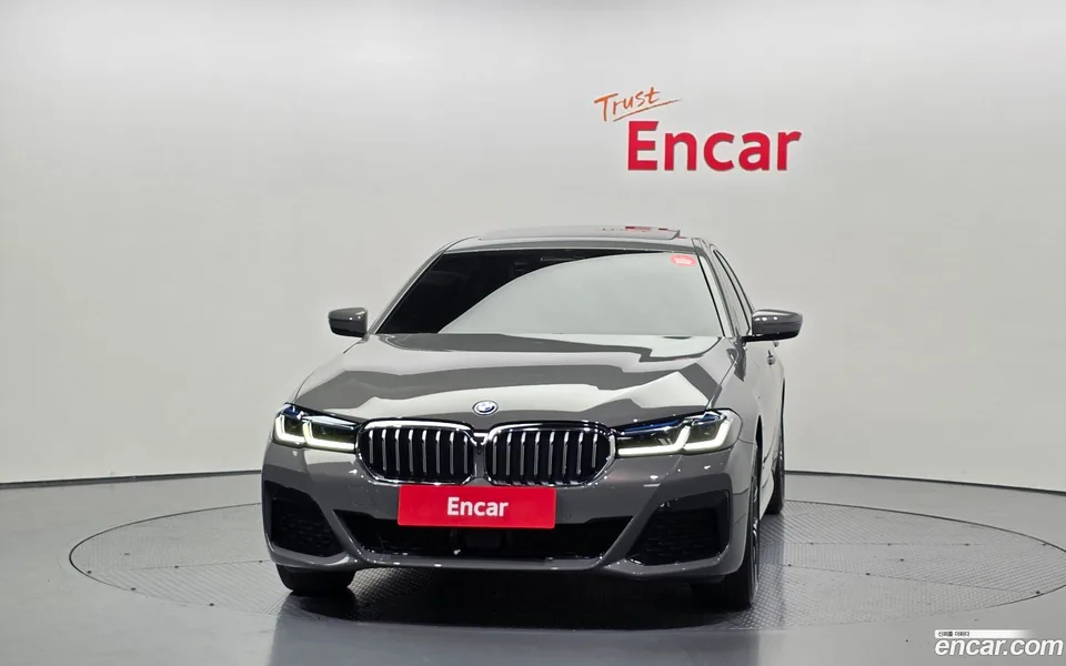 BMW 5 Series 530e M 2022 — миниатюра 3