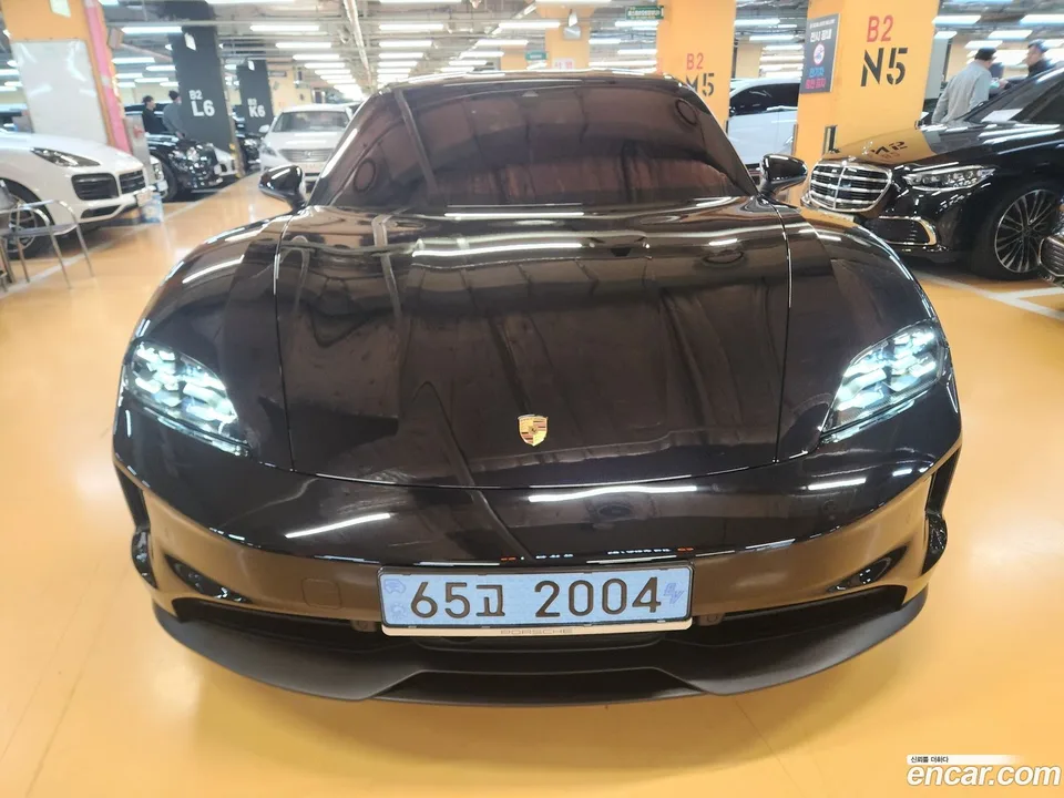 Porsche Taycan 4S 2025 — фото 1, купить с доставкой в Москву