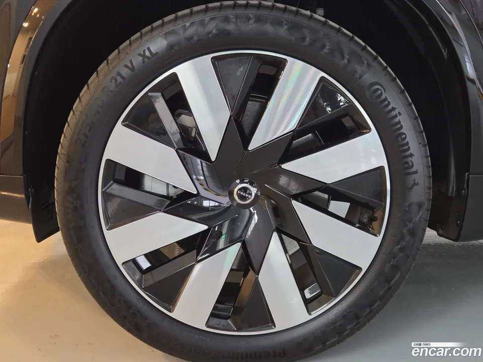 Volvo XC90 T8 2024 — миниатюра 5