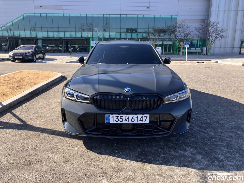 BMW 3 Series 320i M 2024 — фото 1, купить с доставкой в Москву