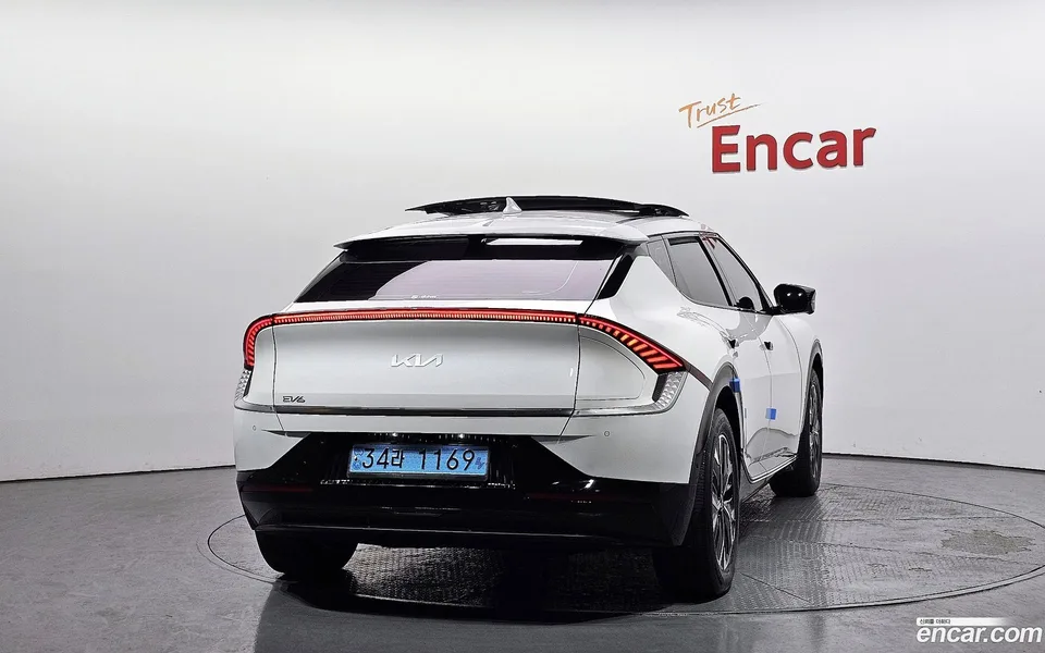 Kia EV6 2023 — миниатюра 4