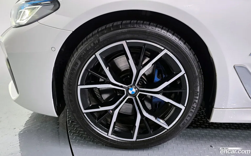 BMW 5 Series 530i M 2022 — миниатюра 2