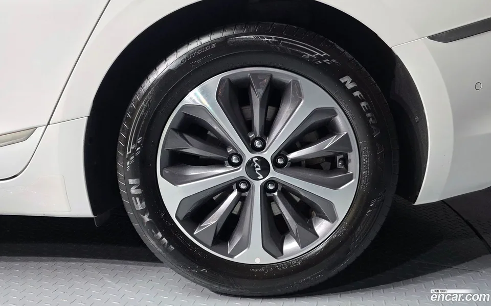 Kia K8 Hybrid 2023 — миниатюра 2