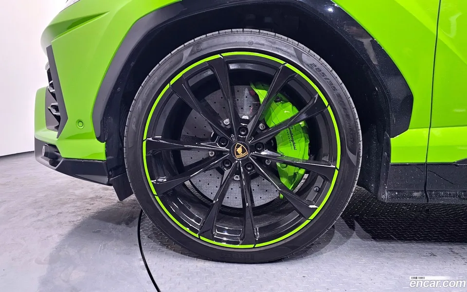 Lamborghini Urus 4.0 V8 2022 — миниатюра 2