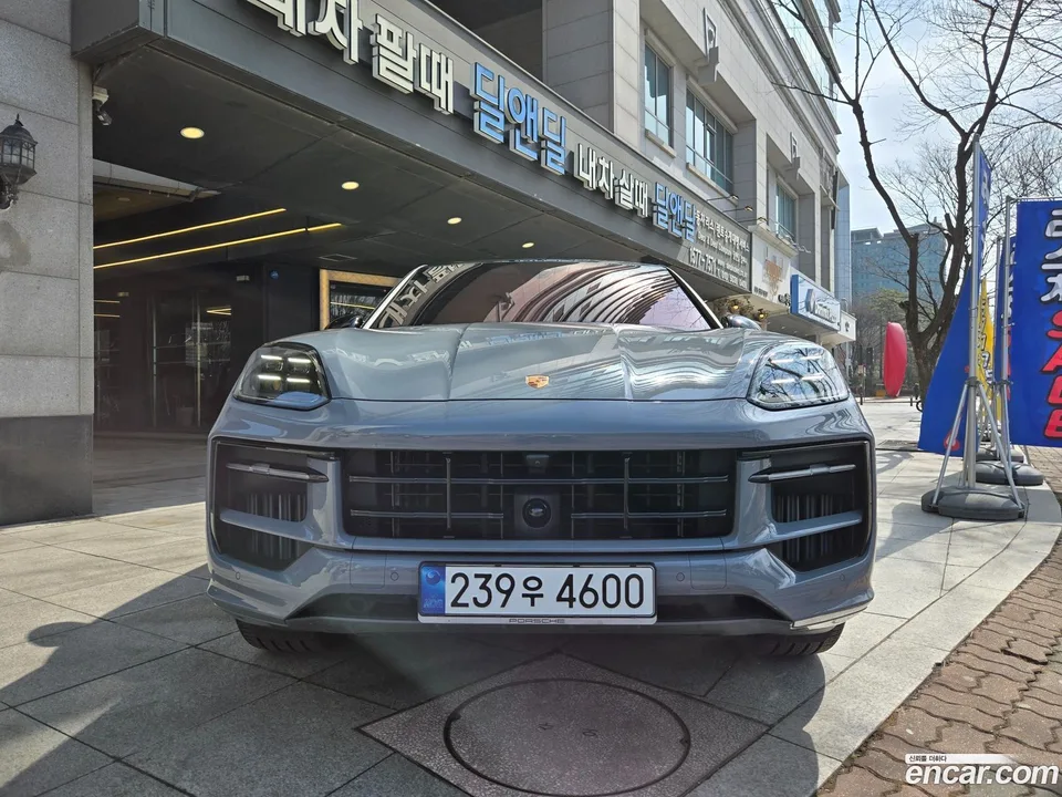 Porsche Cayenne 4.0 GTS 2025 — миниатюра 3