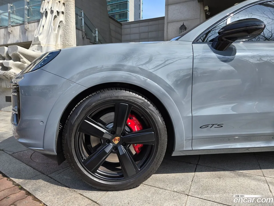 Porsche Cayenne 4.0 GTS 2025 — миниатюра 5