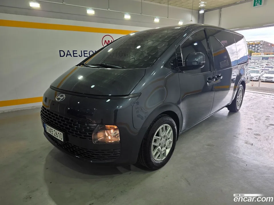 Hyundai Staria 4WD 11 2022 — фото 1, купить с доставкой в Москву