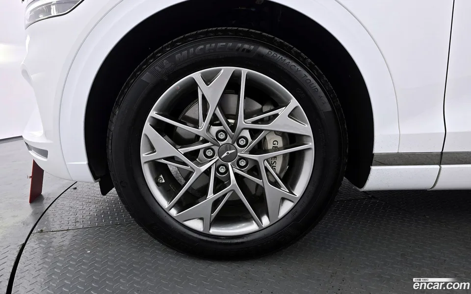 Genesis GV70 2.5T 2WD 2023 — миниатюра 2