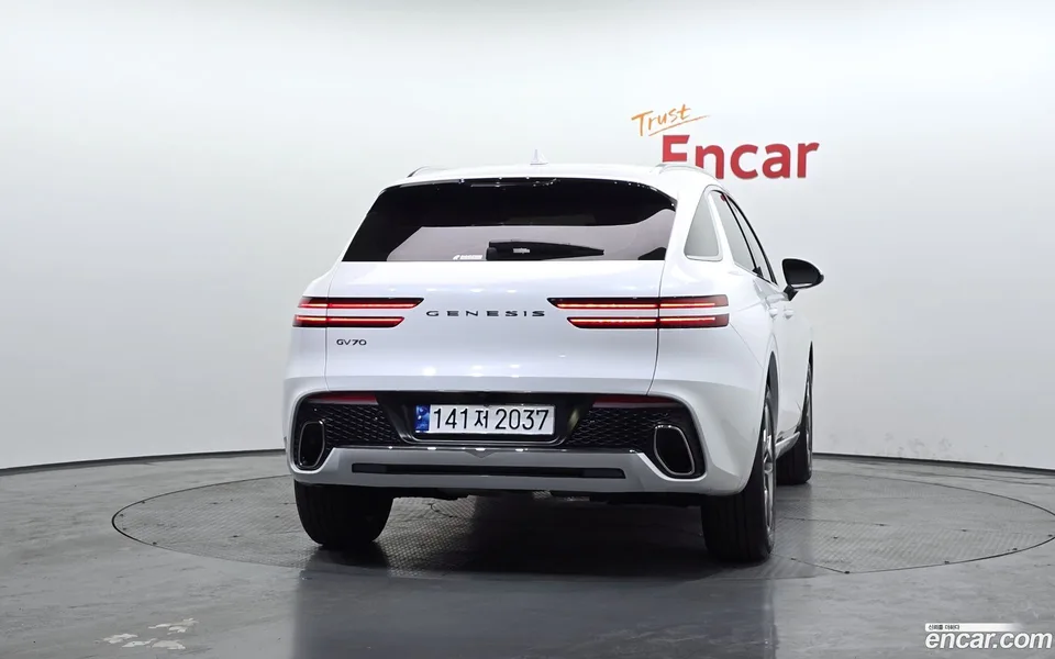 Genesis GV70 2.5T 2WD 2023 — миниатюра 4