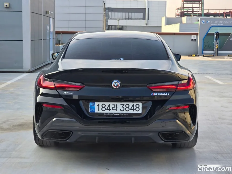 BMW 8 Series M850i xDrive 2025 — миниатюра 3