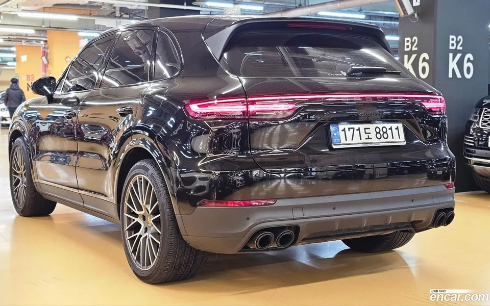 Porsche Cayenne 3.0 E- 2022 — миниатюра 3