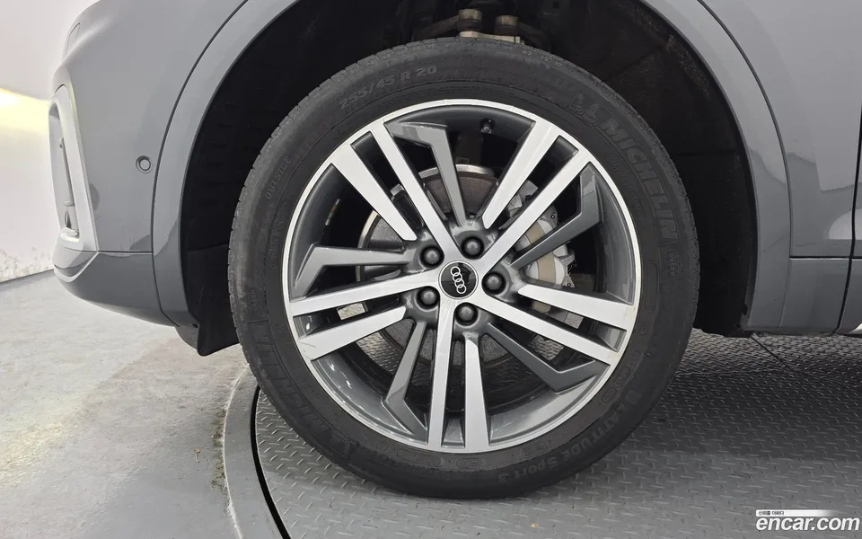 Audi Q5 45 TFSI 2023 — миниатюра 2